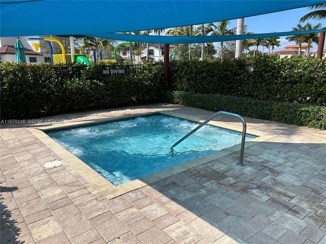 10371 W 33rd Ct, Hialeah, FL 33018