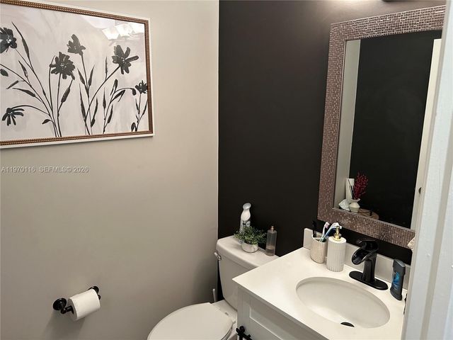 10371 W 33rd Ct, Hialeah, FL 33018