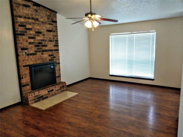 121 Stonewood Drive, Noble, OK 73068