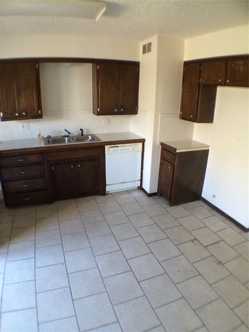 121 Stonewood Drive, Noble, OK 73068