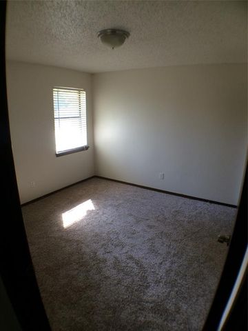 121 Stonewood Drive, Noble, OK 73068