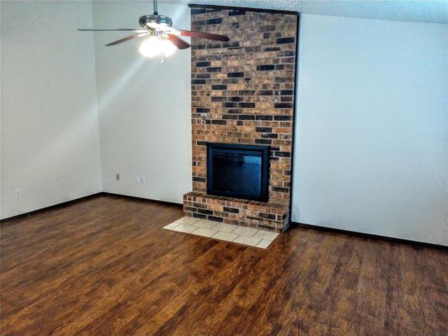 121 Stonewood Drive, Noble, OK 73068