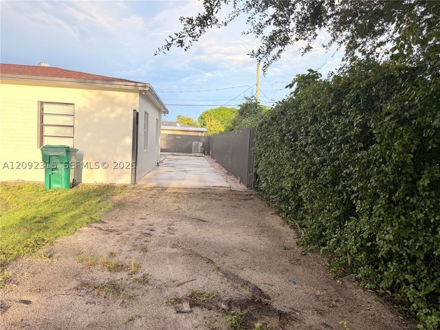 14025 Jackson St, Miami, FL 33176