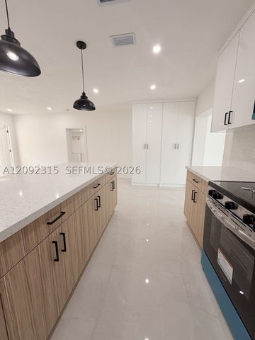 14025 Jackson St, Miami, FL 33176