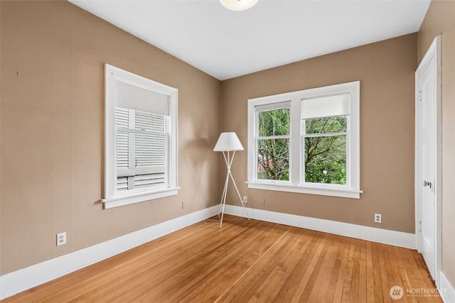 4220 Francis Avenue N, Seattle, WA 98103