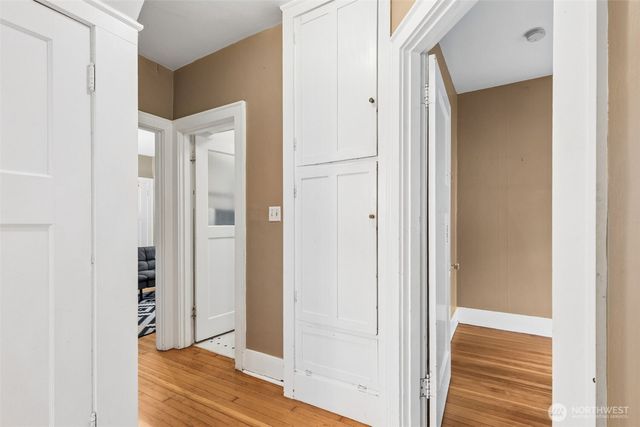 4220 Francis Avenue N, Seattle, WA 98103