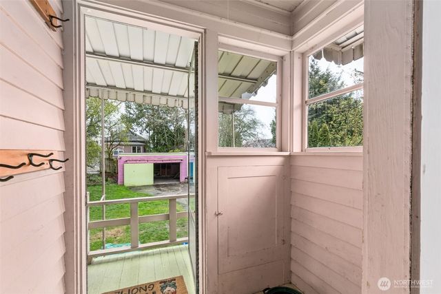 4220 Francis Avenue N, Seattle, WA 98103