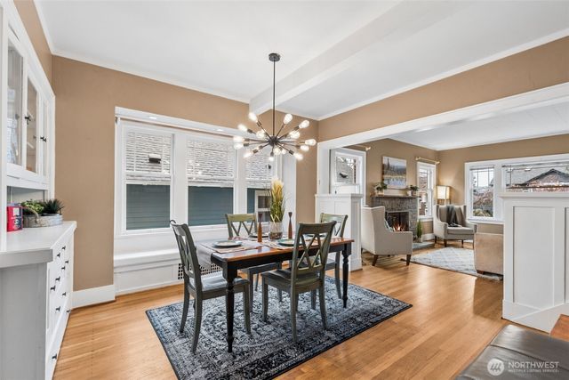 4220 Francis Avenue N, Seattle, WA 98103