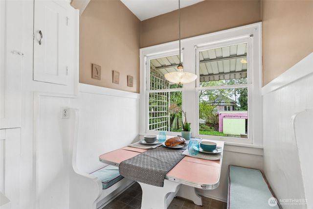 4220 Francis Avenue N, Seattle, WA 98103