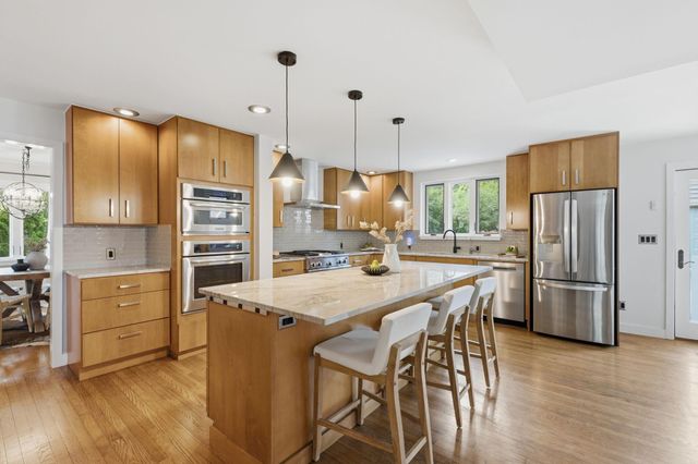 2281 Northwest Boulevard, Columbus, OH 43221