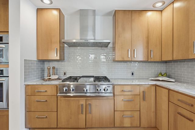 2281 Northwest Boulevard, Columbus, OH 43221
