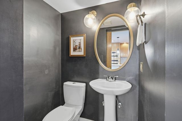 2281 Northwest Boulevard, Columbus, OH 43221