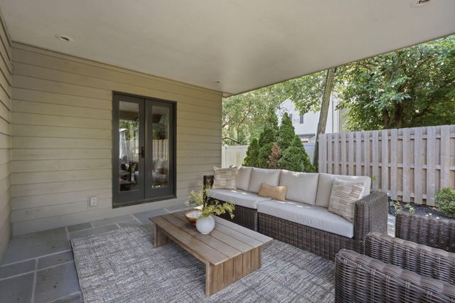 2281 Northwest Boulevard, Columbus, OH 43221
