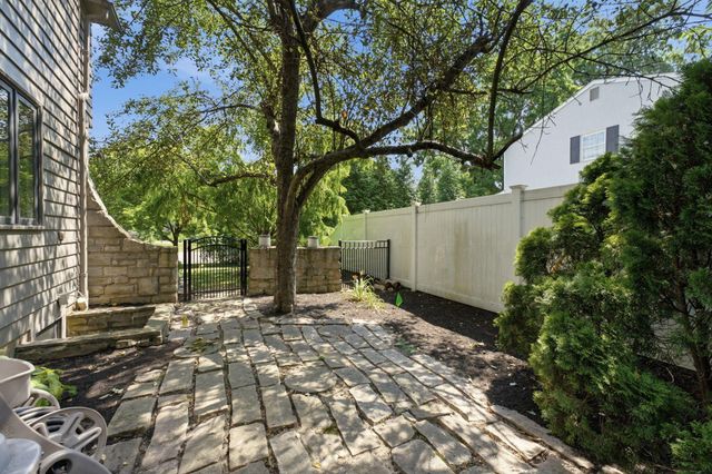 2281 Northwest Boulevard, Columbus, OH 43221