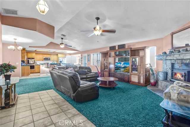 10439 Mesa, Oak Hills, CA 92344