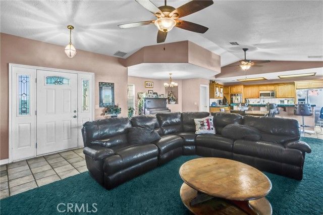 10439 Mesa, Oak Hills, CA 92344