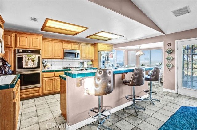 10439 Mesa, Oak Hills, CA 92344