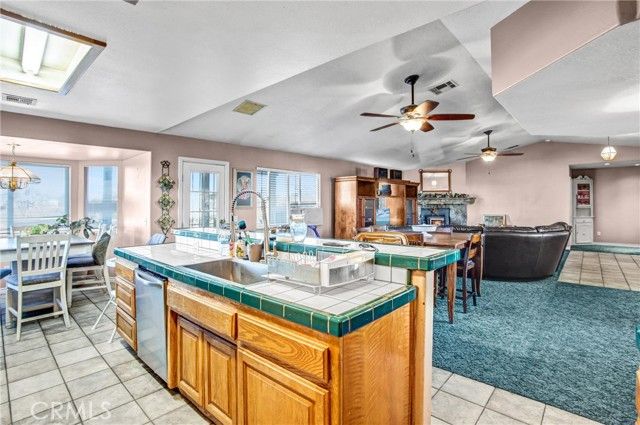 10439 Mesa, Oak Hills, CA 92344