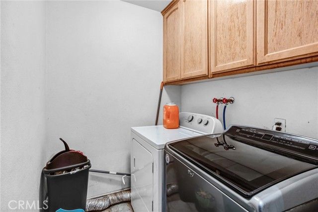 10439 Mesa, Oak Hills, CA 92344