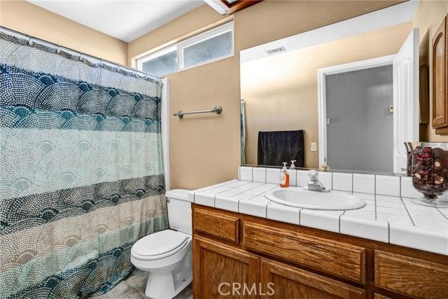 10439 Mesa, Oak Hills, CA 92344