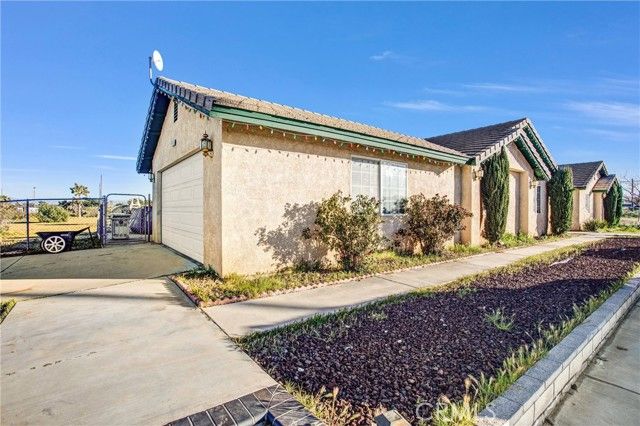 10439 Mesa, Oak Hills, CA 92344