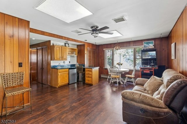 591 Harris Dr, Rahway City, NJ 07065