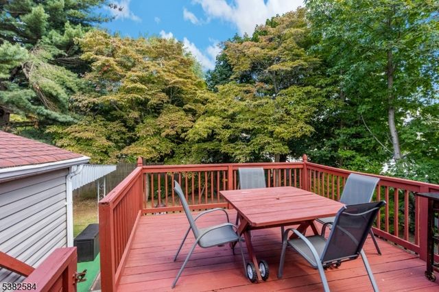 591 Harris Dr, Rahway City, NJ 07065