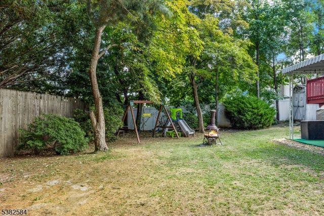 591 Harris Dr, Rahway City, NJ 07065