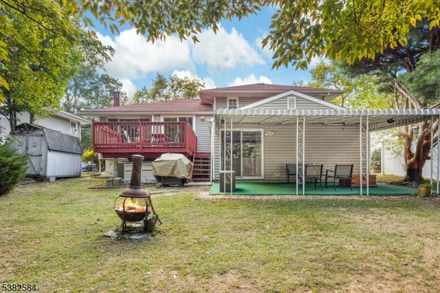 591 Harris Dr, Rahway City, NJ 07065