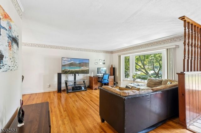 591 Harris Dr, Rahway City, NJ 07065