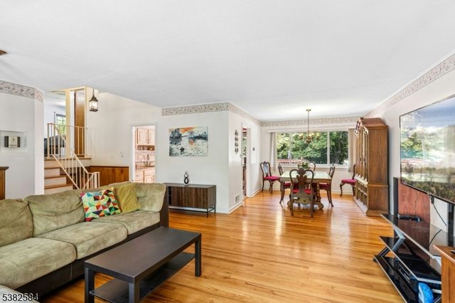 591 Harris Dr, Rahway City, NJ 07065