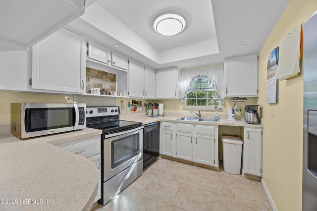 327 GREENCASTLE Road 54, Jacksonville, FL 32225