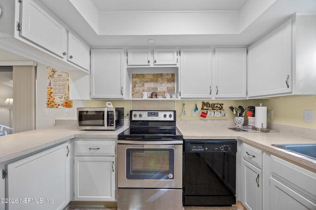 327 GREENCASTLE Road 54, Jacksonville, FL 32225