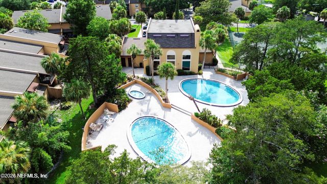 327 GREENCASTLE Road 54, Jacksonville, FL 32225