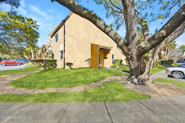 327 GREENCASTLE Road 54, Jacksonville, FL 32225