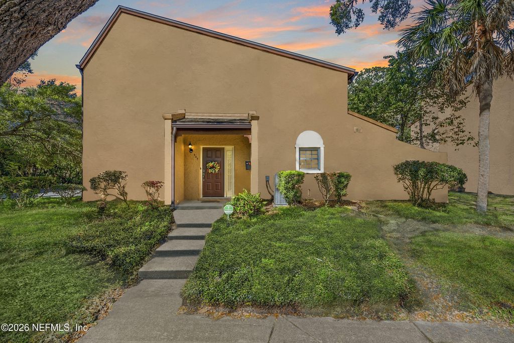 327 GREENCASTLE Road 54, Jacksonville, FL 32225