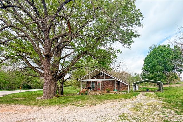 8111 Highway 103, Green Forest, AR 72638