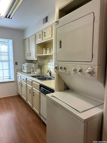 7834 Broadway Apt 304, San Antonio, TX 78209