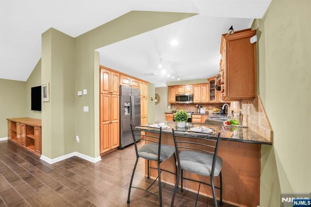 68 Fieldstone Place, Wayne, NJ 07470