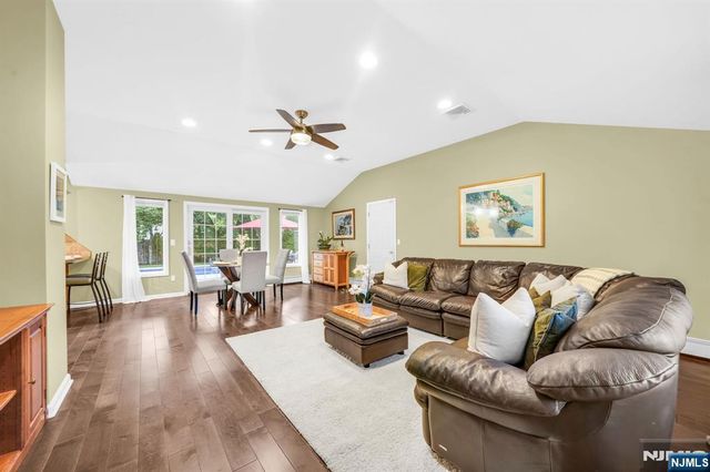 68 Fieldstone Place, Wayne, NJ 07470