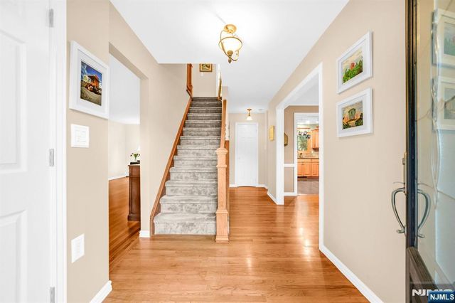 68 Fieldstone Place, Wayne, NJ 07470
