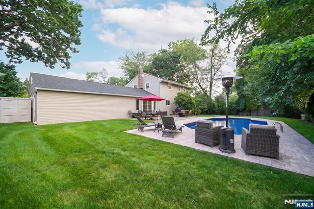 68 Fieldstone Place, Wayne, NJ 07470