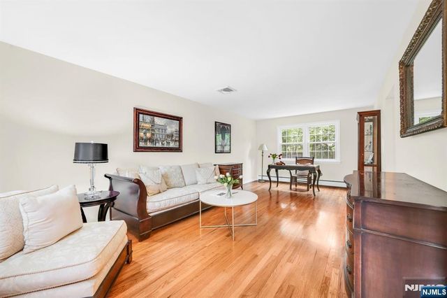 68 Fieldstone Place, Wayne, NJ 07470
