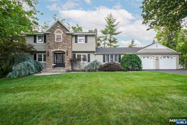 68 Fieldstone Place, Wayne, NJ 07470