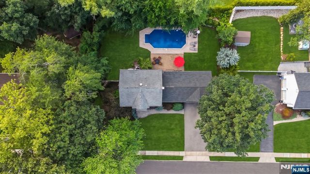 68 Fieldstone Place, Wayne, NJ 07470
