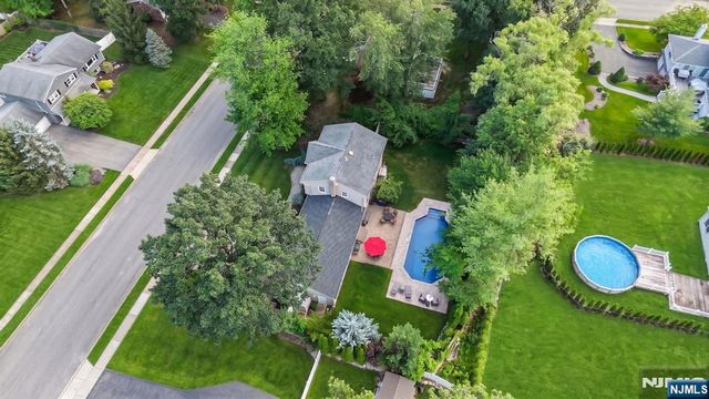 68 Fieldstone Place, Wayne, NJ 07470