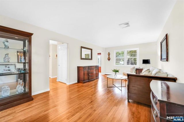 68 Fieldstone Place, Wayne, NJ 07470