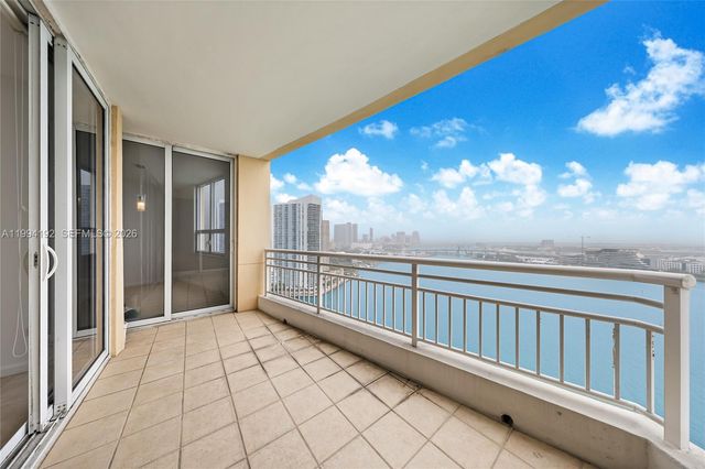 848 Brickell Key Dr 2702, Miami, FL 33131