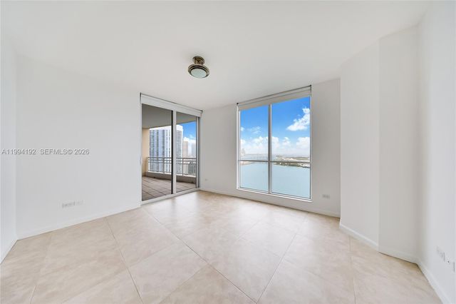 848 Brickell Key Dr 2702, Miami, FL 33131