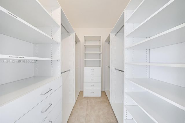 848 Brickell Key Dr 2702, Miami, FL 33131